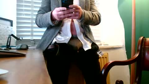 ukclive online show from 10, 10, 2025