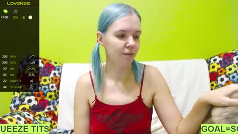 Snapshot of ultra_meow chatting on 5, 1, 2025 Roxy online show from 5, 1, 2025