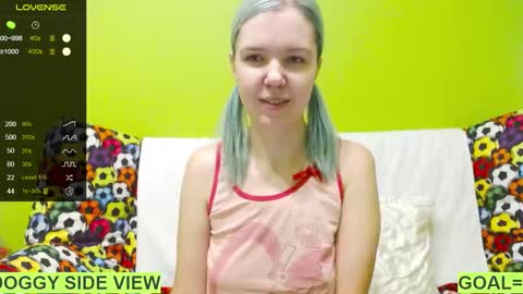 Snapshot of ultra_meow chatting on 28, 1, 2025 Roxy online show from 28, 1, 2025