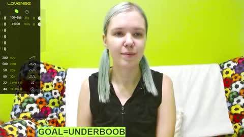 Snapshot of ultra_meow chatting on 1, 2, 2025 Roxy online show from 1, 2, 2025