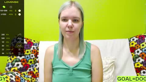 Snapshot of ultra_meow chatting on 8, 2, 2025 Roxy online show from 8, 2, 2025