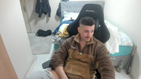 Snapshot of ulxer chatting on 20, 2, 2025 hi im mike tyson - online show from 20, 2, 2025