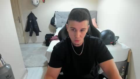 Snapshot of ulxer chatting on 14, 9, 2025 hi im mike tyson - online show from 14, 9, 2025