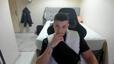 Snapshot of ulxer chatting on 16, 9, 2025 hi im mike tyson - online show from 16, 9, 2025