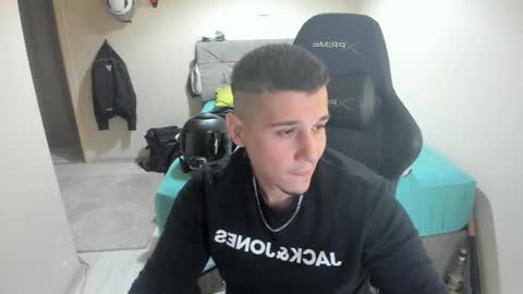 Snapshot of ulxer chatting on 11, 10, 2025 hi im mike tyson - online show from 11, 10, 2025