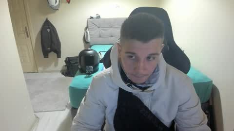 Snapshot of ulxer chatting on 12, 10, 2025 hi im mike tyson - online show from 12, 10, 2025