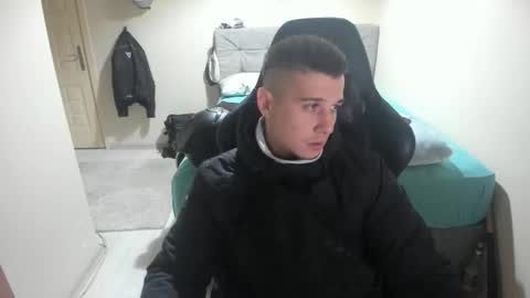 Snapshot of ulxer chatting on 18, 10, 2025 hi im mike tyson - online show from 18, 10, 2025