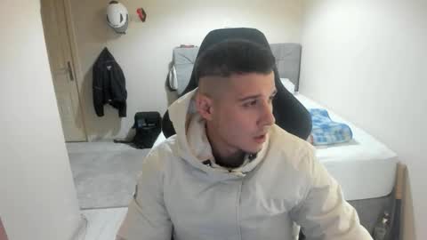 Snapshot of ulxer chatting on 25, 10, 2025 hi im mike tyson - online show from 25, 10, 2025