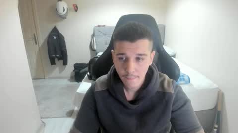 Snapshot of ulxer chatting on 6, 11, 2025 hi im mike tyson - online show from 6, 11, 2025