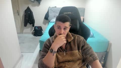 Snapshot of ulxer chatting on 28, 11, 2025 hi im mike tyson - online show from 28, 11, 2025