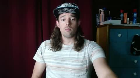 Snapshot of umphreak42 chatting on 28, 9, 2025 Andrew online show from 28, 9, 2025