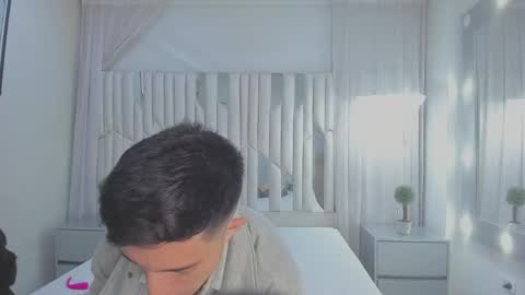 Un Slutty online show from 5, 3, 2025