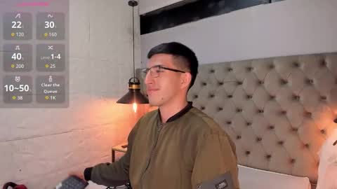 Un Slutty online show from 12, 10, 2025