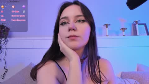 Una  online show from 4, 2, 2025