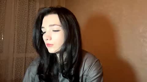 Isobelle lisi online show from 1, 2, 2026