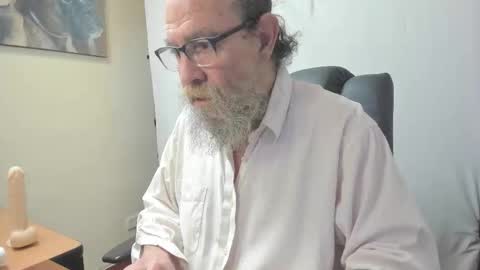 Uncle Hottie online show from 28, 2, 2026