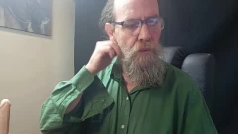 Snapshot of uncle_hottiecb chatting on 4, 4, 2026 Uncle Hottie online show from 4, 4, 2026