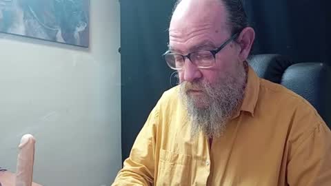 Snapshot of uncle_hottiecb chatting on 9, 4, 2026 Uncle Hottie online show from 9, 4, 2026