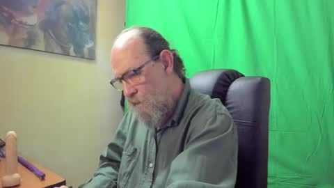 Snapshot of uncle_hottiecb chatting on 15, 4, 2026 Uncle Hottie online show from 15, 4, 2026