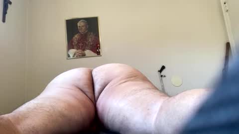 Hairy Sally online show from 22, 11, 2025
