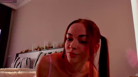 Snapshot of under_the_skin chatting on 24, 2, 2025 Under The Skin online show from 24, 2, 2025