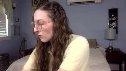 Lola Moonstone online show from 20, 5, 2026