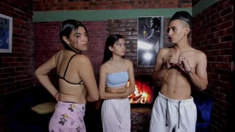 Snapshot of universal_sexx chatting on 7, 12, 2024 ESTRELLA - JACKSSON - MICHAEL - LUCERO online show from 7, 12, 2024