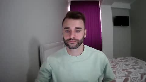 Snapshot of unnknow2024 chatting on 12, 9, 2025 SlavaVibes online show from 12, 9, 2025