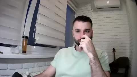 Snapshot of unnknow2024 chatting on 4, 4, 2026 SlavaVibes online show from 4, 4, 2026