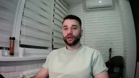 Snapshot of unnknow2024 chatting on 6, 4, 2026 SlavaVibes online show from 6, 4, 2026