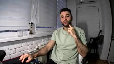 Snapshot of unnknow2024 chatting on 11, 4, 2026 SlavaVibes online show from 11, 4, 2026