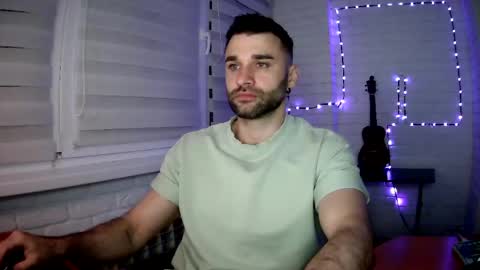 Snapshot of unnknow2024 chatting on 26, 4, 2026 SlavaVibes online show from 26, 4, 2026