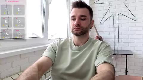 Snapshot of unnknow2024 chatting on 18, 5, 2026 SlavaVibes online show from 18, 5, 2026