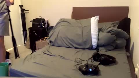 Stepbro online show from 7, 1, 2025