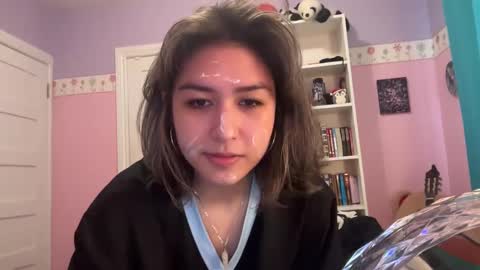 Snapshot of upaydahlia chatting on 12, 3, 2025 findom goddess dahlia  online show from 12, 3, 2025