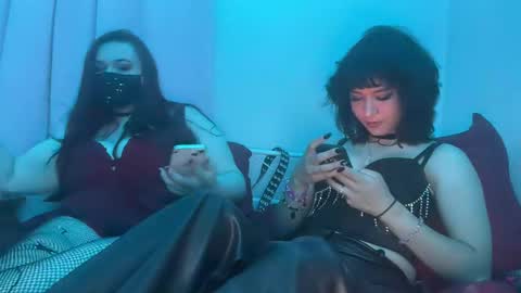 Snapshot of upaydahlia chatting on 4, 10, 2025 findom goddess dahlia  online show from 4, 10, 2025