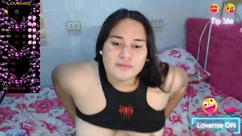 Snapshot of ur_baby_rebbecca chatting on 12, 12, 2024 SINGLE online show from 12, 12, 2024