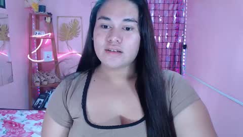 Snapshot of ur_baby_rebbecca chatting on 8, 1, 2025 SINGLE online show from 8, 1, 2025