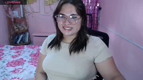 Snapshot of ur_baby_rebbecca chatting on 11, 2, 2025 SINGLE online show from 11, 2, 2025