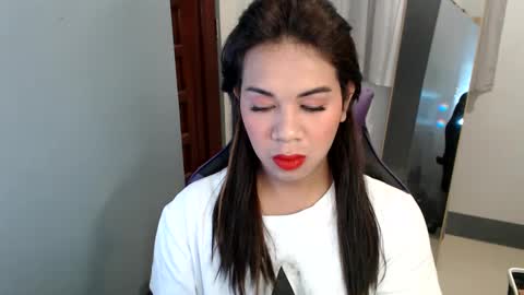 Vee online show from 2, 1, 2025