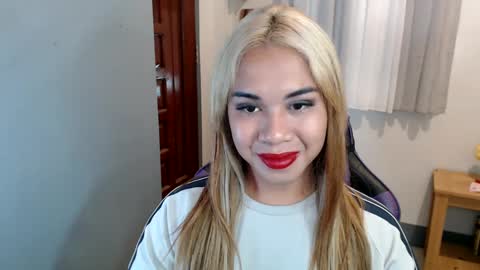 Vee online show from 1, 2, 2025