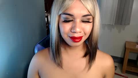 Vee online show from 1, 2, 2025