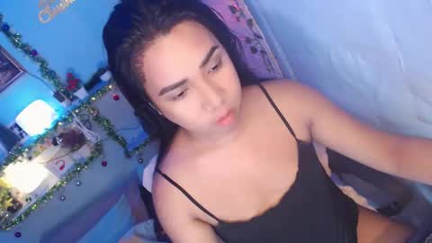 Snapshot of ur_hot_tommiexx chatting on 8, 10, 2025 jennie online show from 8, 10, 2025