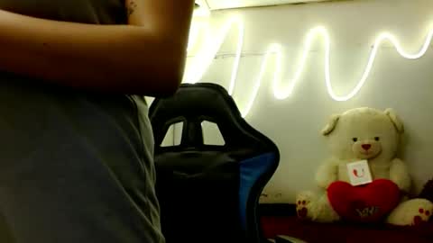 Snapshot of ur_hotjessa chatting on 6, 4, 2026 urpinay jessa online show from 6, 4, 2026