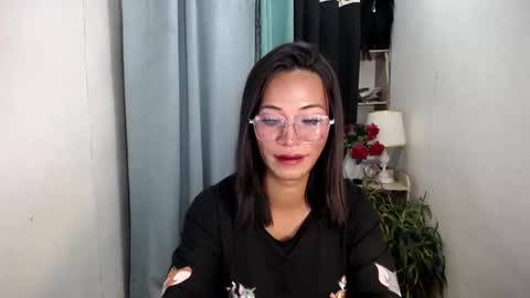 ur_hottest_girl online show from 6, 1, 2026