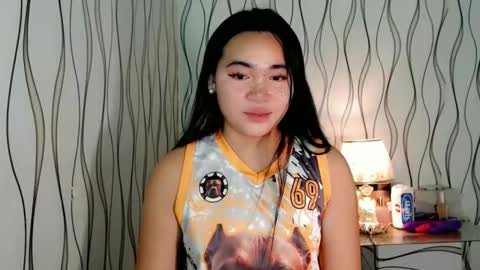 Snapshot of ur_innocent_girlx chatting on 11, 1, 2026 QUEENSY online show from 11, 1, 2026