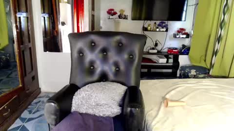 Snapshot of ur_majestyqueen_angelaxxx chatting on 16, 12, 2024 QUEEN ANGELA online show from 16, 12, 2024