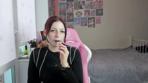 ur_obedient_girl online show from 9, 2, 2025