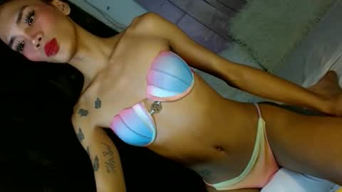 Snapshot of ur_tsemma chatting on 4, 11, 2025 emma online show from 4, 11, 2025