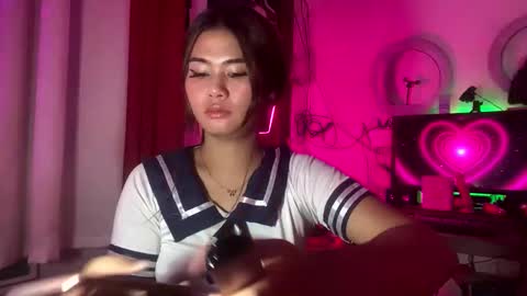 HelloIm  Girly online show from 24, 4, 2026